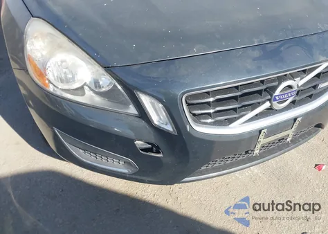 2012 Volvo S60 T5 z USA, uszkodzony, nr VIN YV1622FS1C2099911